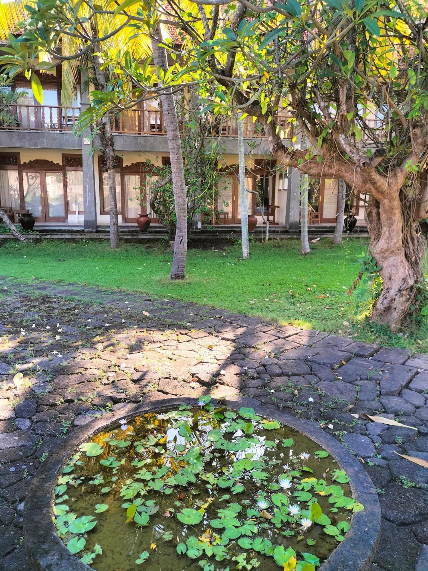 Hotel Seaside Lovina Ngoại thất bức ảnh