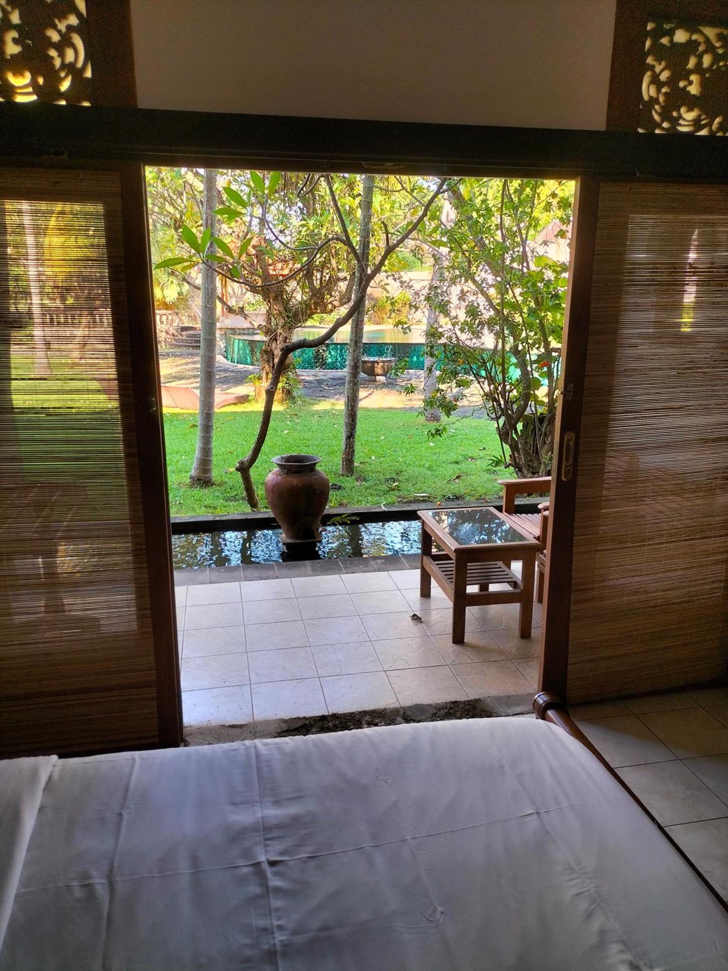 Hotel Seaside Lovina Ngoại thất bức ảnh