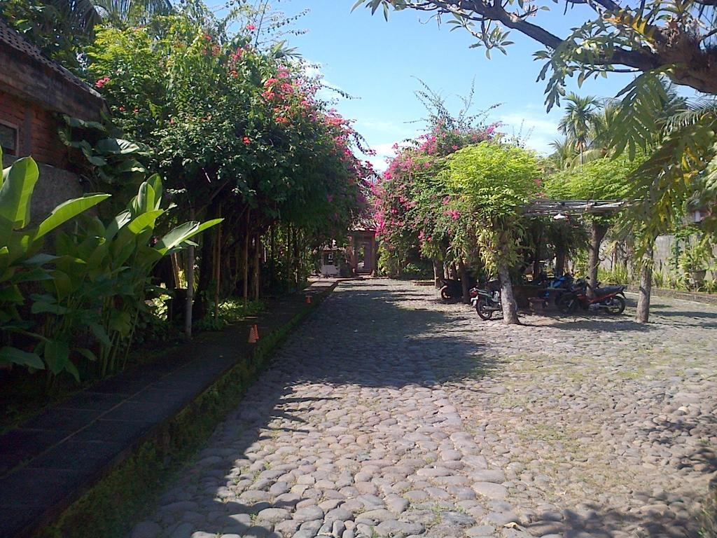 Hotel Seaside Lovina Ngoại thất bức ảnh