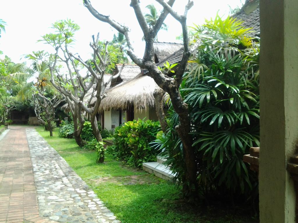 Hotel Seaside Lovina Ngoại thất bức ảnh